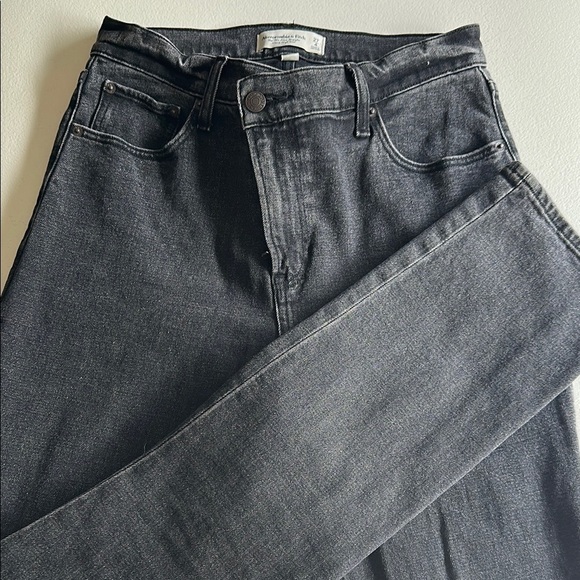 Abercrombie and fitch - Picture 1 of 4